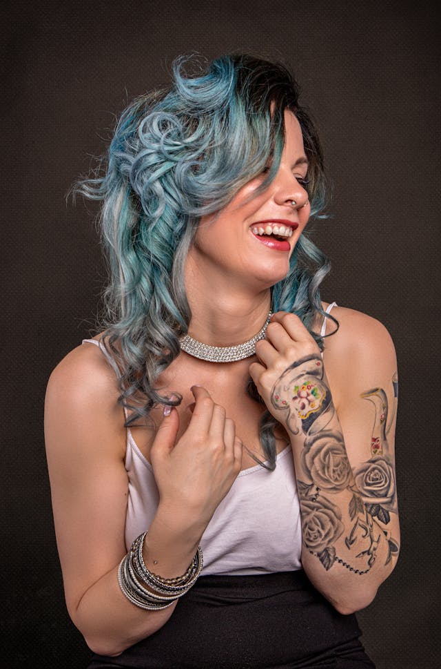 Edgy and Alternative Prom Hairstyles for Goth, Grunge, and Y2K Styles