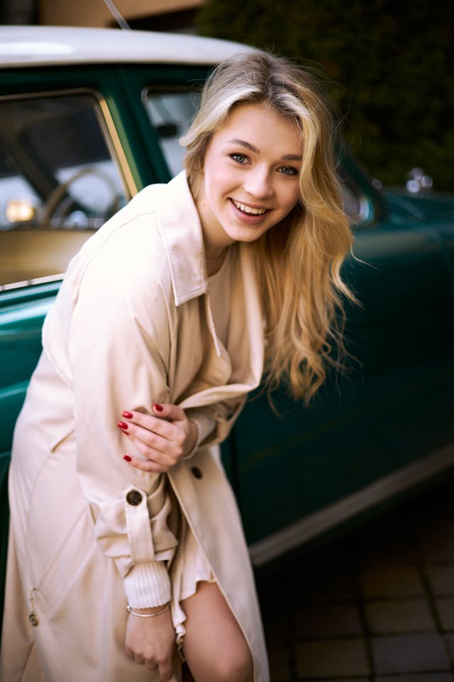 Light Spring: The Sun-Drenched Palette. A Guide to Curating a Glowing Light Spring Wardrobe